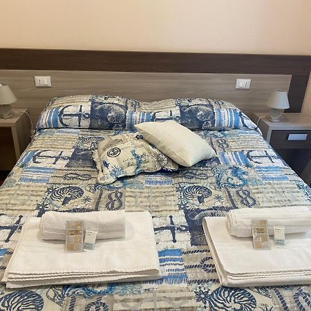 Good Night Moon Hotel La Spezia Buitenkant foto