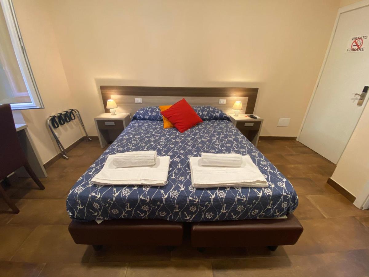Good Night Moon Hotel La Spezia Buitenkant foto