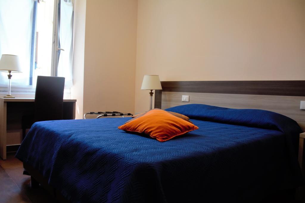 Good Night Moon Hotel La Spezia Buitenkant foto